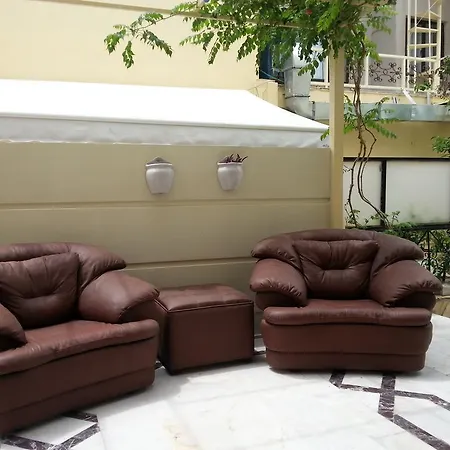 Siesta Apart شقة فندقية *